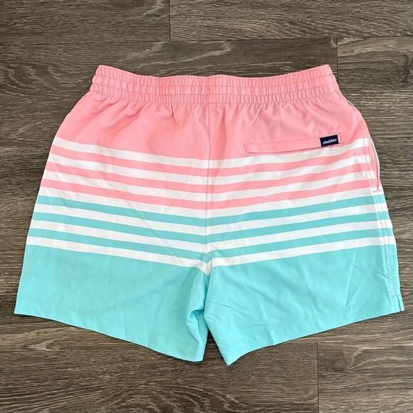 NWOT Chubbies Men’s On The Horizons Classic Swim Trunk 5.5” Size Medium - Picture 4 of 6